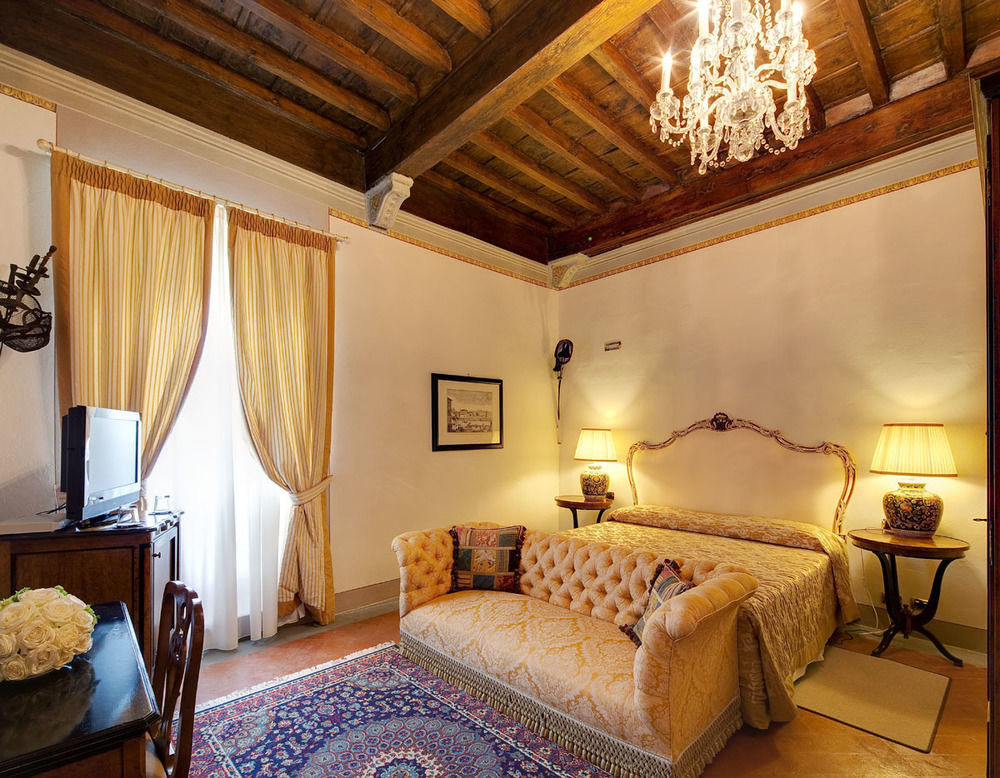 Villa Il Sasso - Dimora D'Epoca 바뇨아리폴리 외부 사진